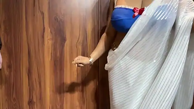 julie 08 online show from 04.28.26