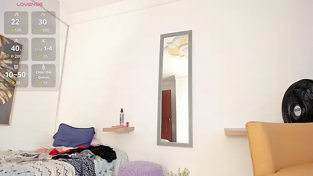 Amina hafsa online show from 04.18.26