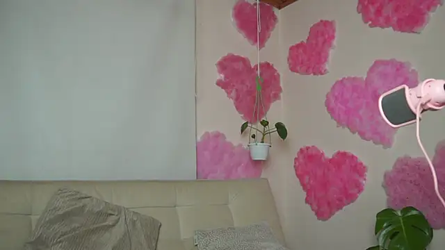 Snapshot of roselinedior chatting on 03.03.25 roselinedior online show from 03.03.25