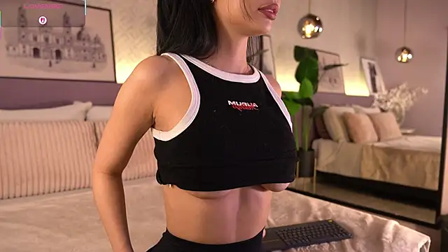 Snapshot of ElleDiane chatting on 01.05.26 ElleDiane online show from 01.05.26