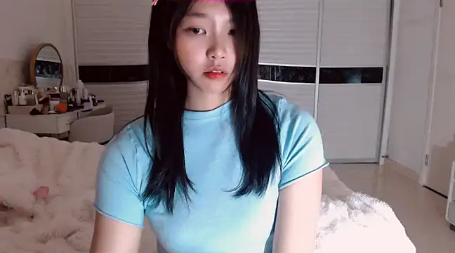 -Lucky Girl online show from 01.24.25