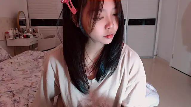 -Lucky Girl online show from 11.21.25