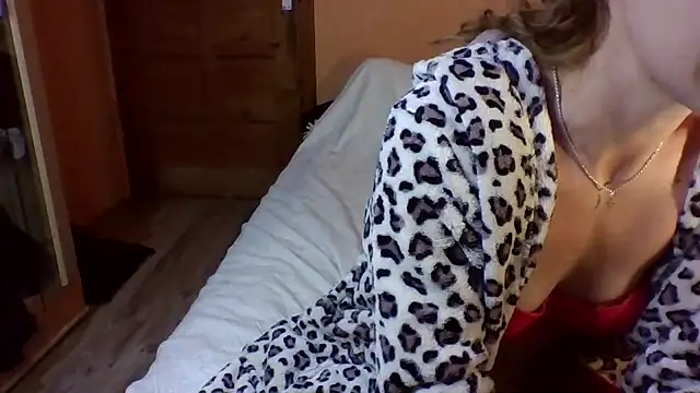 tmona1917 online show from 10.10.25