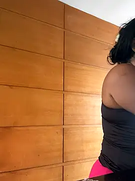 emmyjhonson07 online show from 10.07.25