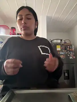 emmyjhonson07 online show from 02.16.26