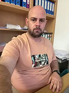 bearlover992 online show from 02.26.25
