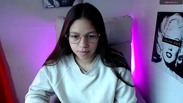 Snapshot of SamanthaRoldaan chatting on 03.02.25 SamanthaRoldaan online show from 03.02.25