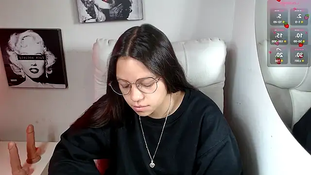 SamanthaRoldaan online show from 11.13.25