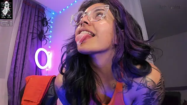 Snapshot of witchviolet chatting on 12.05.24 witchviolet online show from 12.05.24