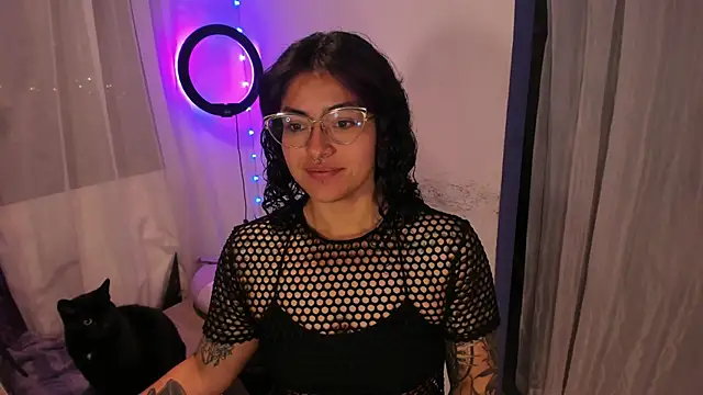 Snapshot of witchviolet chatting on 01.06.25 witchviolet online show from 01.06.25