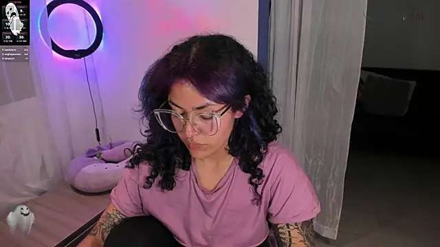 Snapshot of witchviolet chatting on 01.24.25 witchviolet online show from 01.24.25