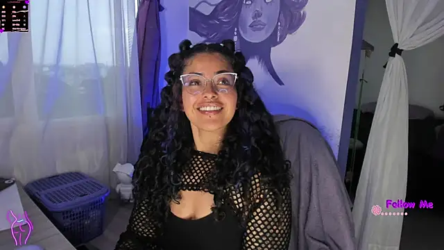 Snapshot of witchviolet chatting on 10.09.25 witchviolet online show from 10.09.25