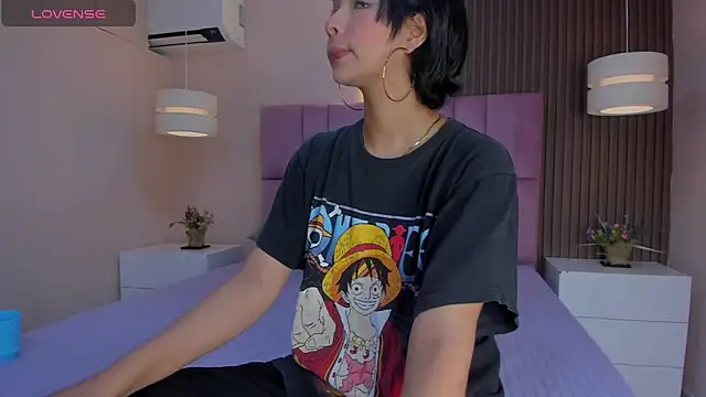 chloe watson  online show from 12.05.25