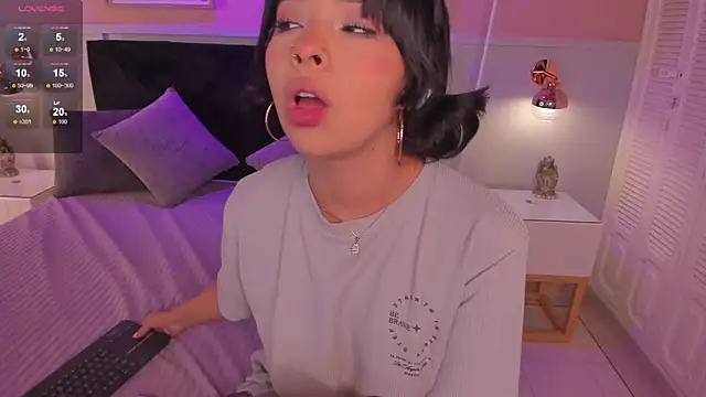 chloe watson  online show from 04.16.26