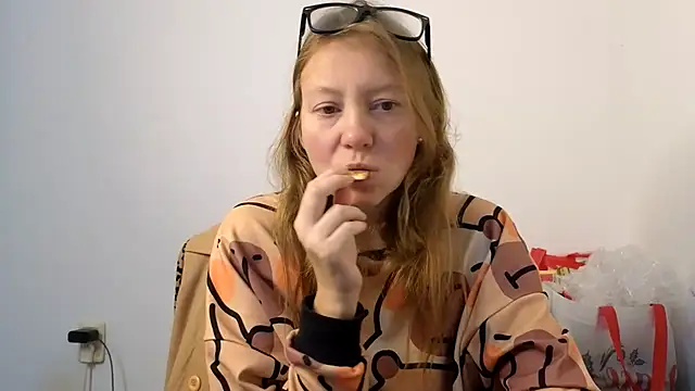 Snapshot of Jony_Marta chatting on 03.16.25 Jony Marta online show from 03.16.25