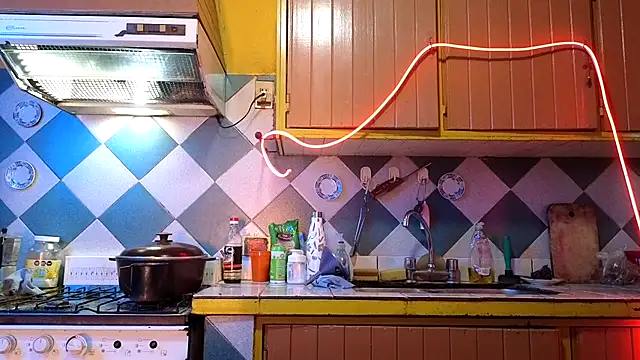 Snapshot of Jony_Marta chatting on 10.08.25 Jony Marta online show from 10.08.25