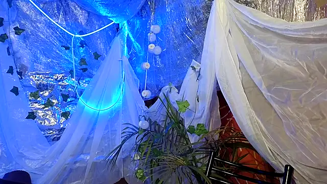 Snapshot of Jony_Marta chatting on 10.16.25 Jony Marta online show from 10.16.25