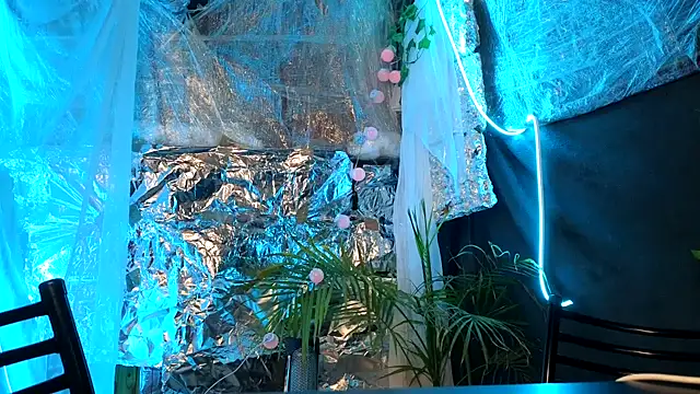 Snapshot of Jony_Marta chatting on 10.19.25 Jony Marta online show from 10.19.25