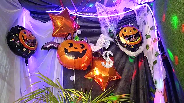 Snapshot of Jony_Marta chatting on 10.25.25 Jony Marta online show from 10.25.25