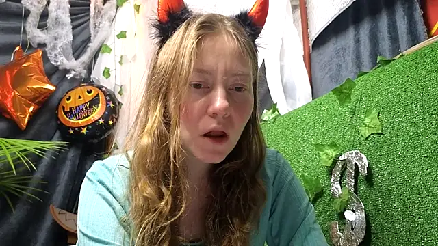 Snapshot of Jony_Marta chatting on 10.31.25 Jony Marta online show from 10.31.25