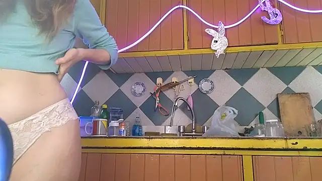 Snapshot of Jony_Marta chatting on 11.25.25 Jony Marta online show from 11.25.25