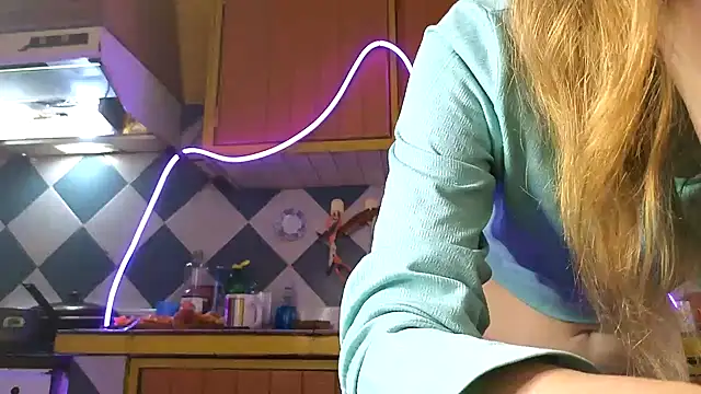 Snapshot of Jony_Marta chatting on 11.26.25 Jony Marta online show from 11.26.25