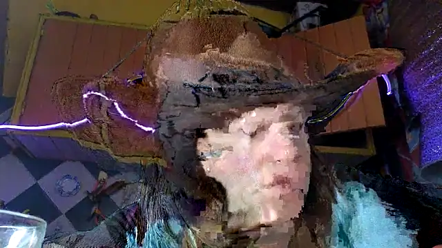 Snapshot of Jony_Marta chatting on 11.28.25 Jony Marta online show from 11.28.25