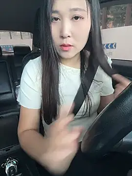 Snapshot of Fannywell chatting on 06.19.26 Fannywell online show from 06.19.26