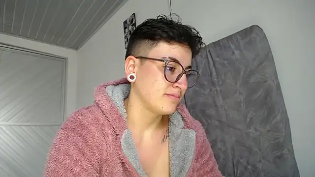 linda 33 online show from 04.24.26