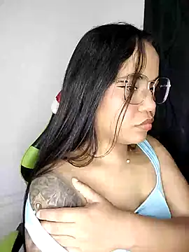 leila 22 online show from 12.29.24