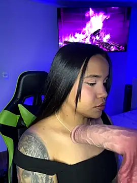 leila 22 online show from 11.16.25