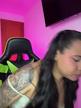 leila 22 online show from 02.28.26