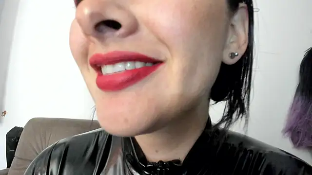 queen fetish online show from 01.12.25