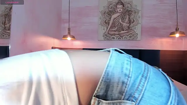 AnneDixie online show from 03.23.25