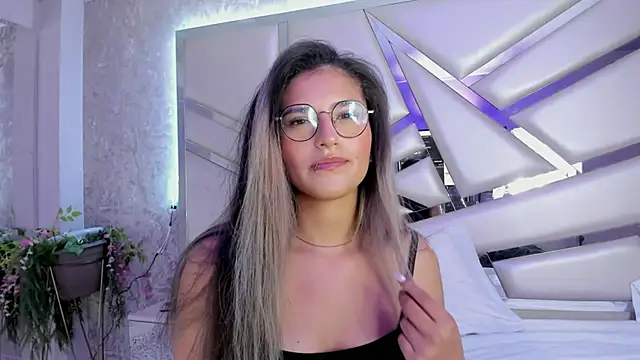 Miia002 online show from 02.10.25