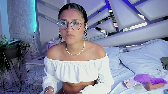 Miia002 online show from 02.28.25