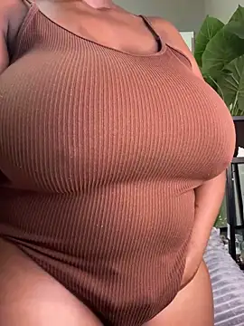 Bustygoddess32 online show from 01.21.25