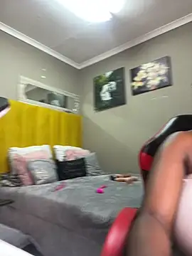 Bustygoddess32 online show from 01.23.25