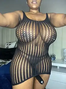 Bustygoddess32 online show from 10.20.25