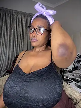 Bustygoddess32 online show from 04.19.26