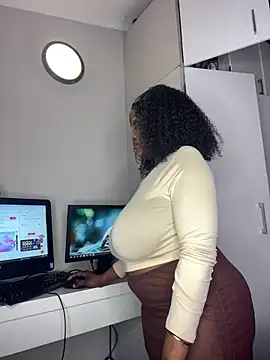Snapshot of Bustygoddess32 chatting on 06.22.26 Bustygoddess32 online show from 06.22.26