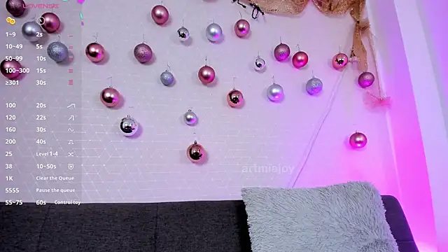 artmiaa online show from 12.22.25