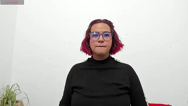 hazel 34 online show from 04.01.26