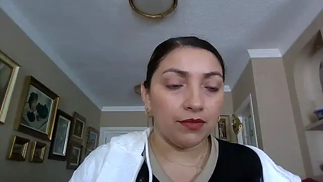claudia online show from 04.06.26