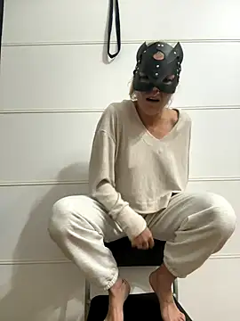 Snapshot of LadyScarlett-xk chatting on 12.04.24 LadyScarlett-xk online show from 12.04.24