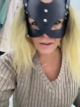 Snapshot of LadyScarlett-xk chatting on 01.10.25 LadyScarlett-xk online show from 01.10.25