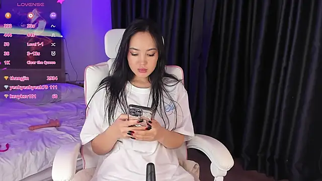 Snapshot of l1lpamp chatting on 12.24.24 l1lpamp online show from 12.24.24