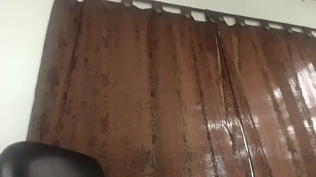 Snapshot of Alejagrantx chatting on 02.21.25 Alejagrantx online show from 02.21.25