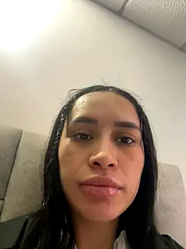 Snapshot of Kim_ev chatting on 10.31.25 Kim ev online show from 10.31.25