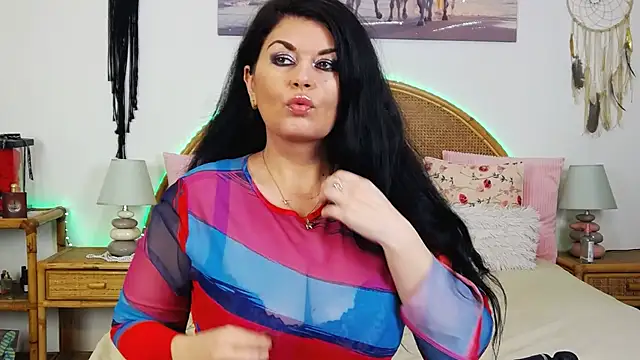Snapshot of EllenGrace chatting on 01.11.25 EllenGrace online show from 01.11.25
